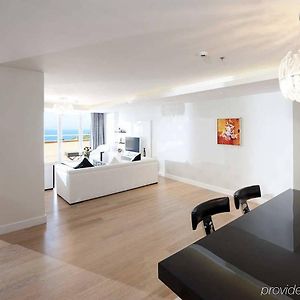 Prezydencki apartament z łóżkiem king-size